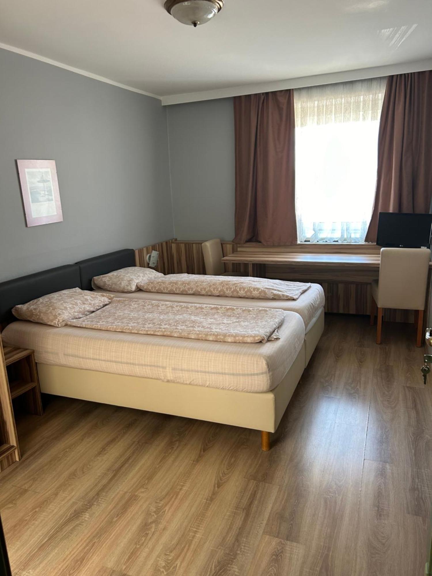 "Am Limes" Hotel Enns Eksteriør billede
