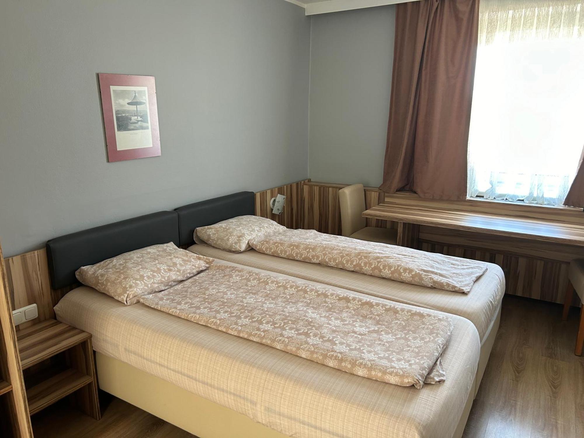 "Am Limes" Hotel Enns Eksteriør billede