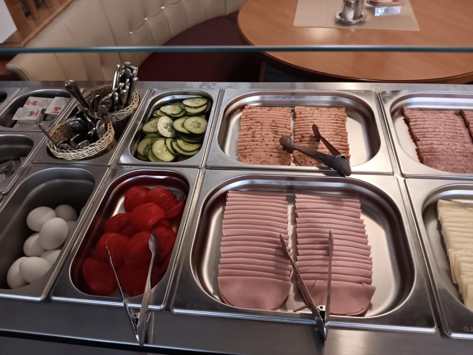 "Am Limes" Hotel Enns Eksteriør billede